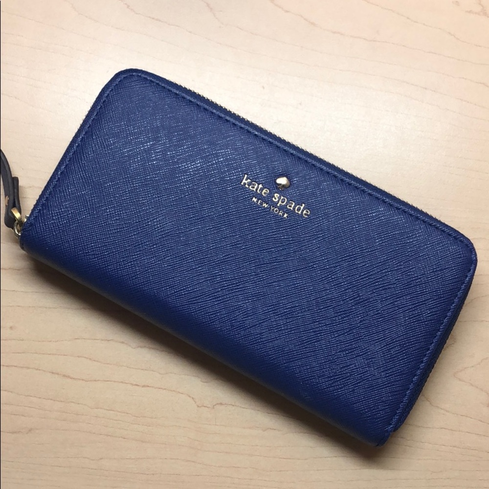 Great condition Kate Spade Navy Blue Wallet